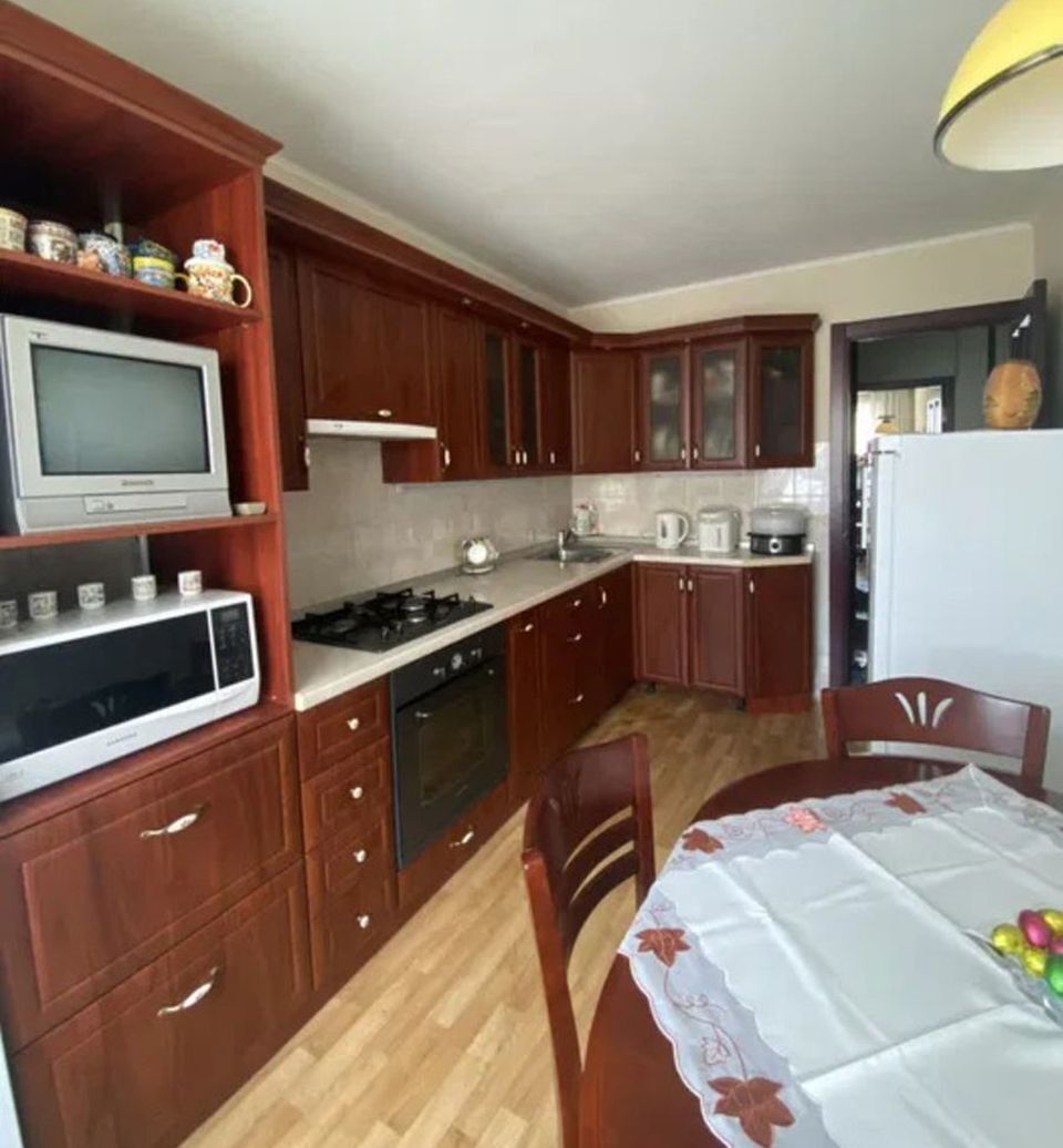 Продажа 4-комнатной квартиры 84 м², Калиновая ул., 77