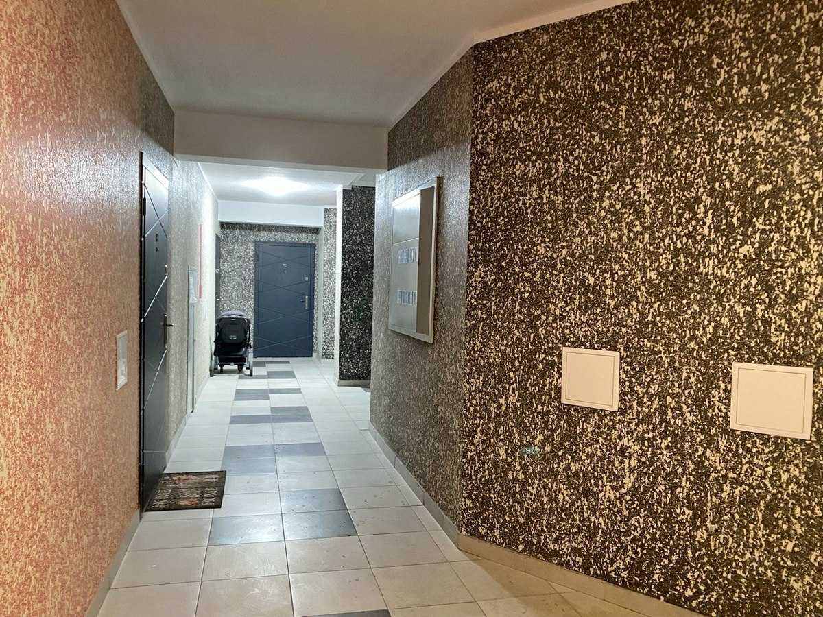 Продаж 2-кімнатної квартири 60 м², Покровська вул., 2