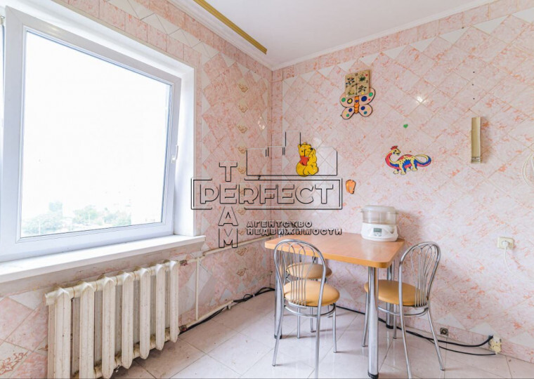 Продажа 3-комнатной квартиры 72 м², Ревуцкого ул., 25