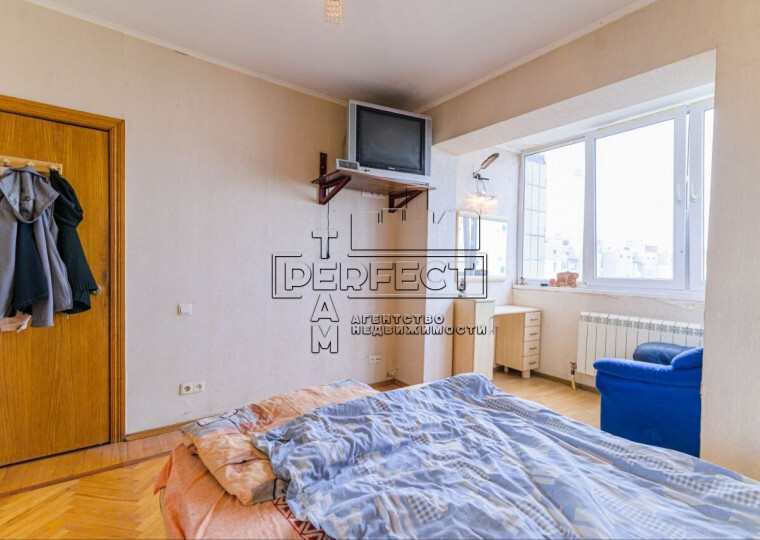 Продажа 3-комнатной квартиры 72 м², Ревуцкого ул., 25