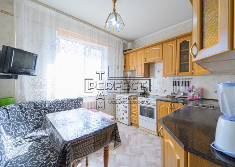 Продаж 2-кімнатної квартири 55 м², Мілославська вул., 25