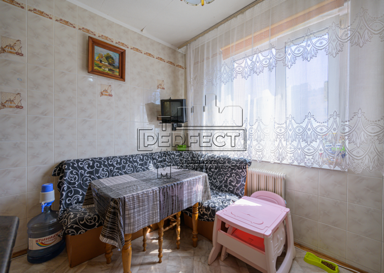 Продаж 2-кімнатної квартири 55 м², Мілославська вул., 25