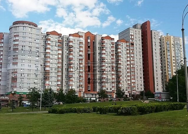 Продаж 4-кімнатної квартири 130 м², Саперно-Слобідська вул., 8