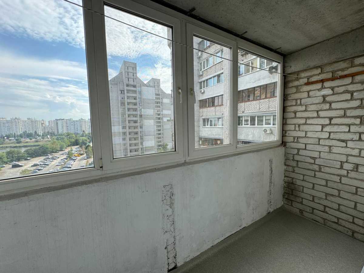 Продажа 3-комнатной квартиры 74.6 м², Михаила Котельникова ул., Драгоманова, 23б