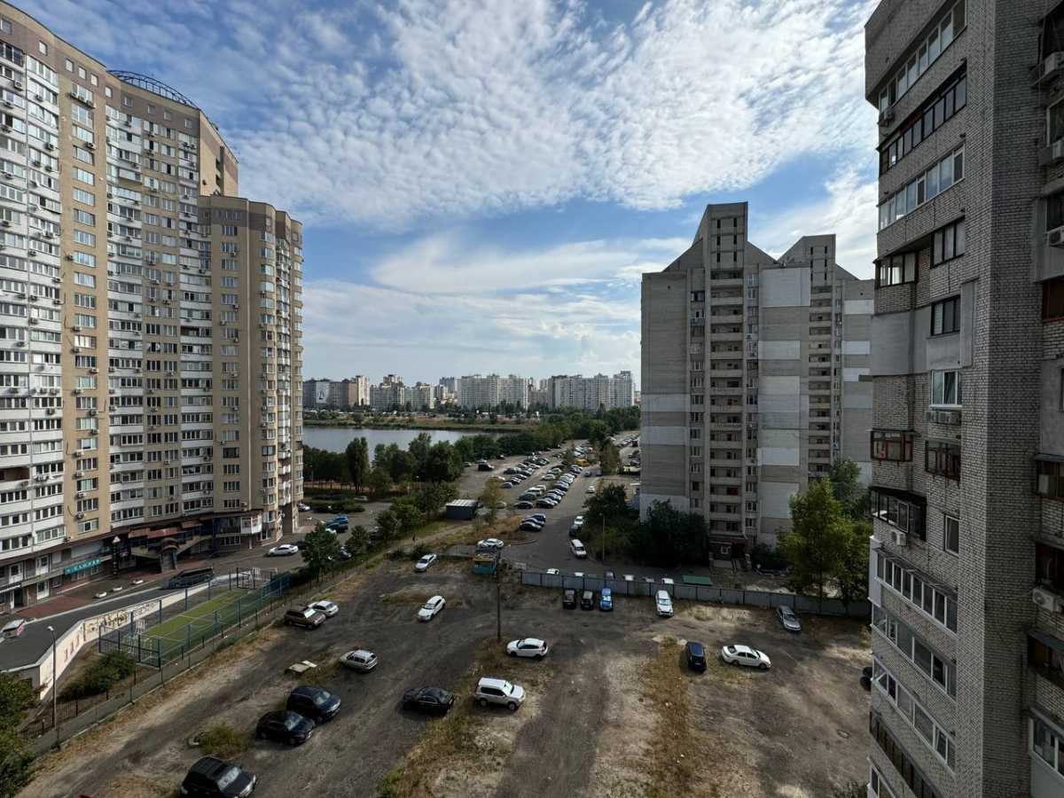 Продаж 3-кімнатної квартири 74.6 м², Котельникова вул., Драгоманова, 23б