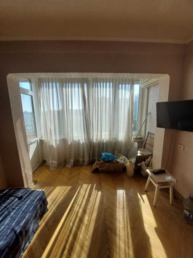 Продаж 2-кімнатної квартири 60 м², Петропавлівська вул., 6