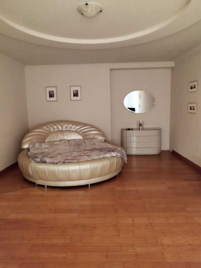 Продаж будинку 360 м², Богатирська вул., 30а