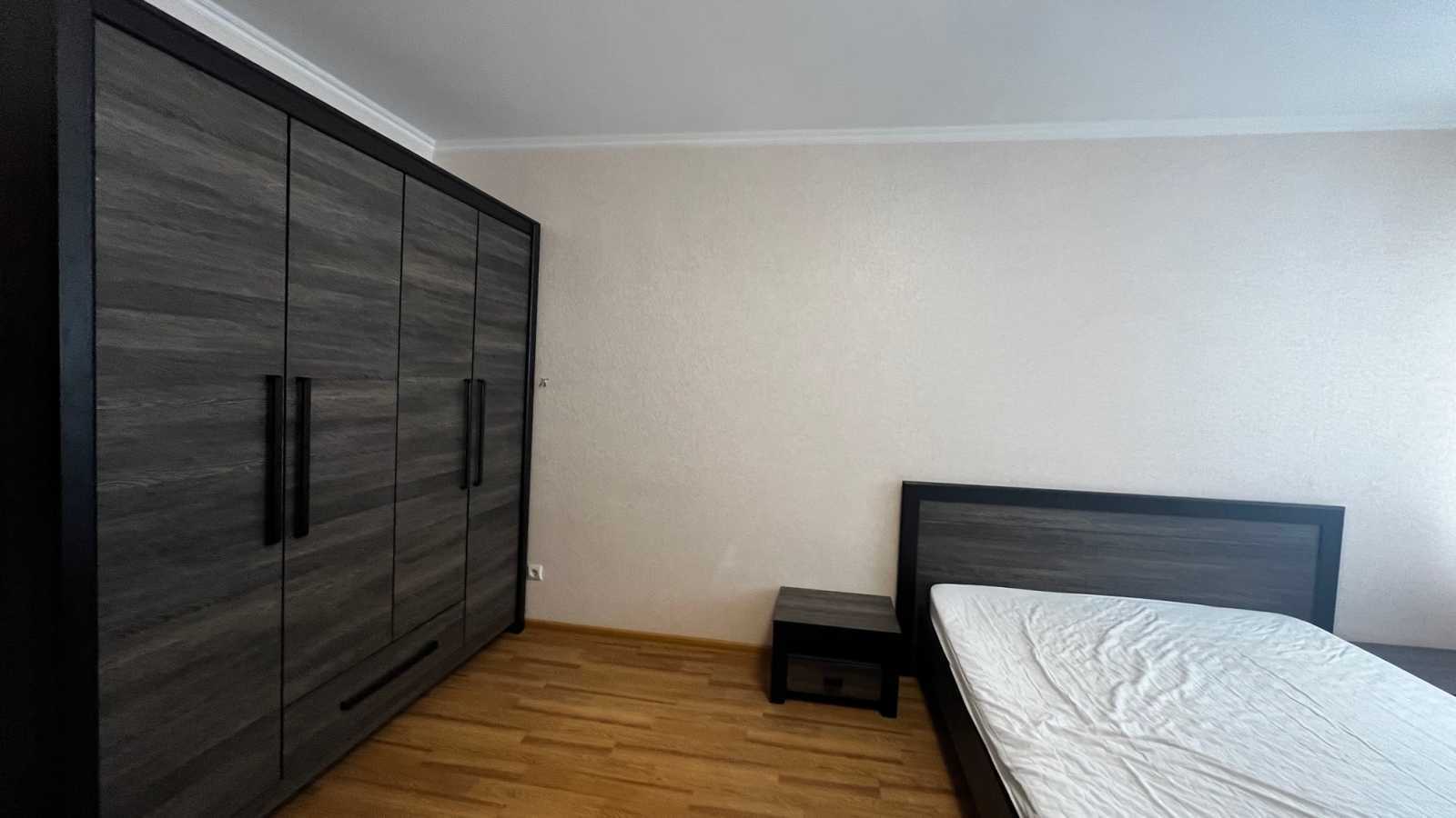 Продаж 1-кімнатної квартири 45 м², Грушевського вул., 7