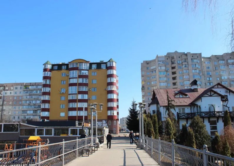 Продаж 1-кімнатної квартири 46.8 м², Заливна вул.