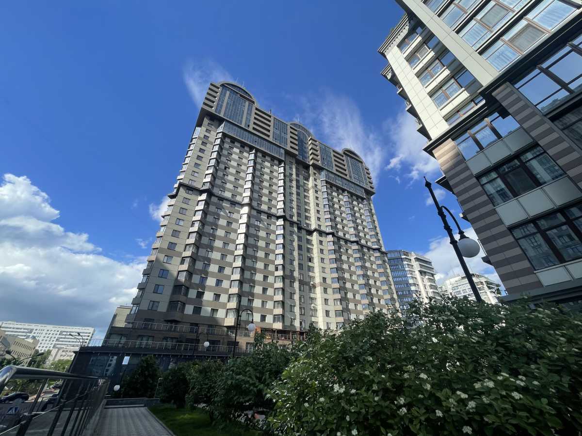 Продаж 3-кімнатної квартири 116 м², Михайла Драгомирова вул., 14а