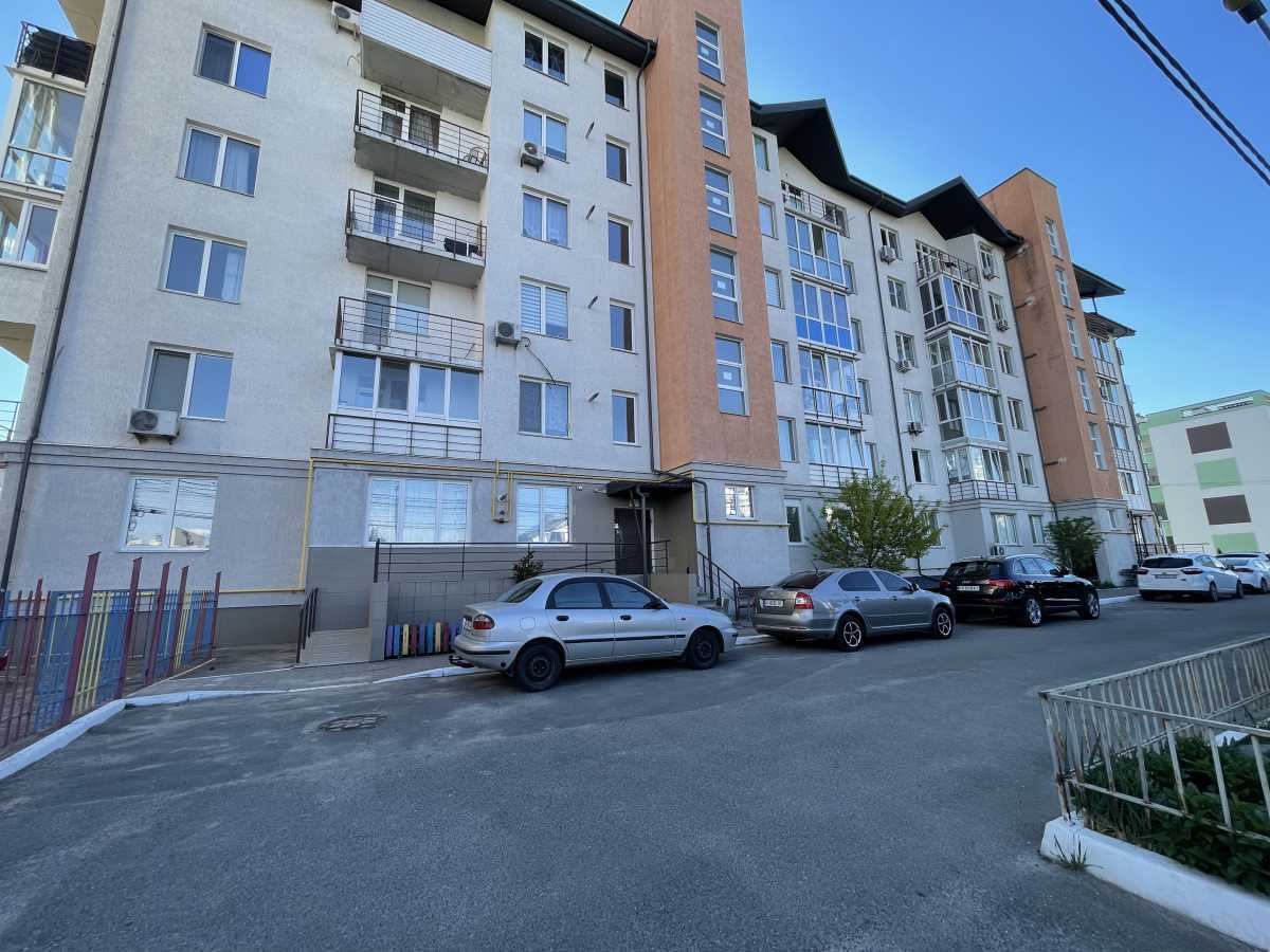 Продаж 3-кімнатної квартири 94.7 м², Черкаська вул., 10