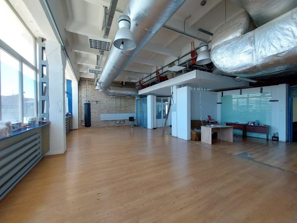 Аренда офиса 350 м², Кирилловская ул.