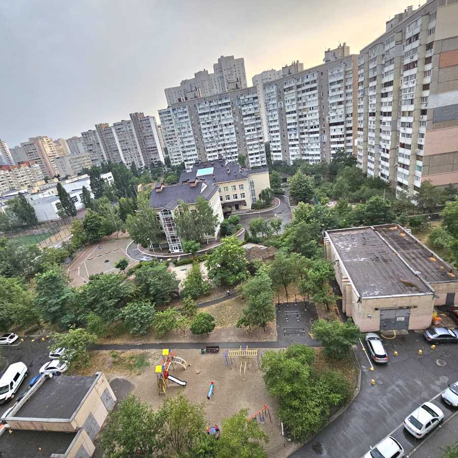 Продажа 1-комнатной квартиры 43 м², Александра Мишуги ул., 1/4