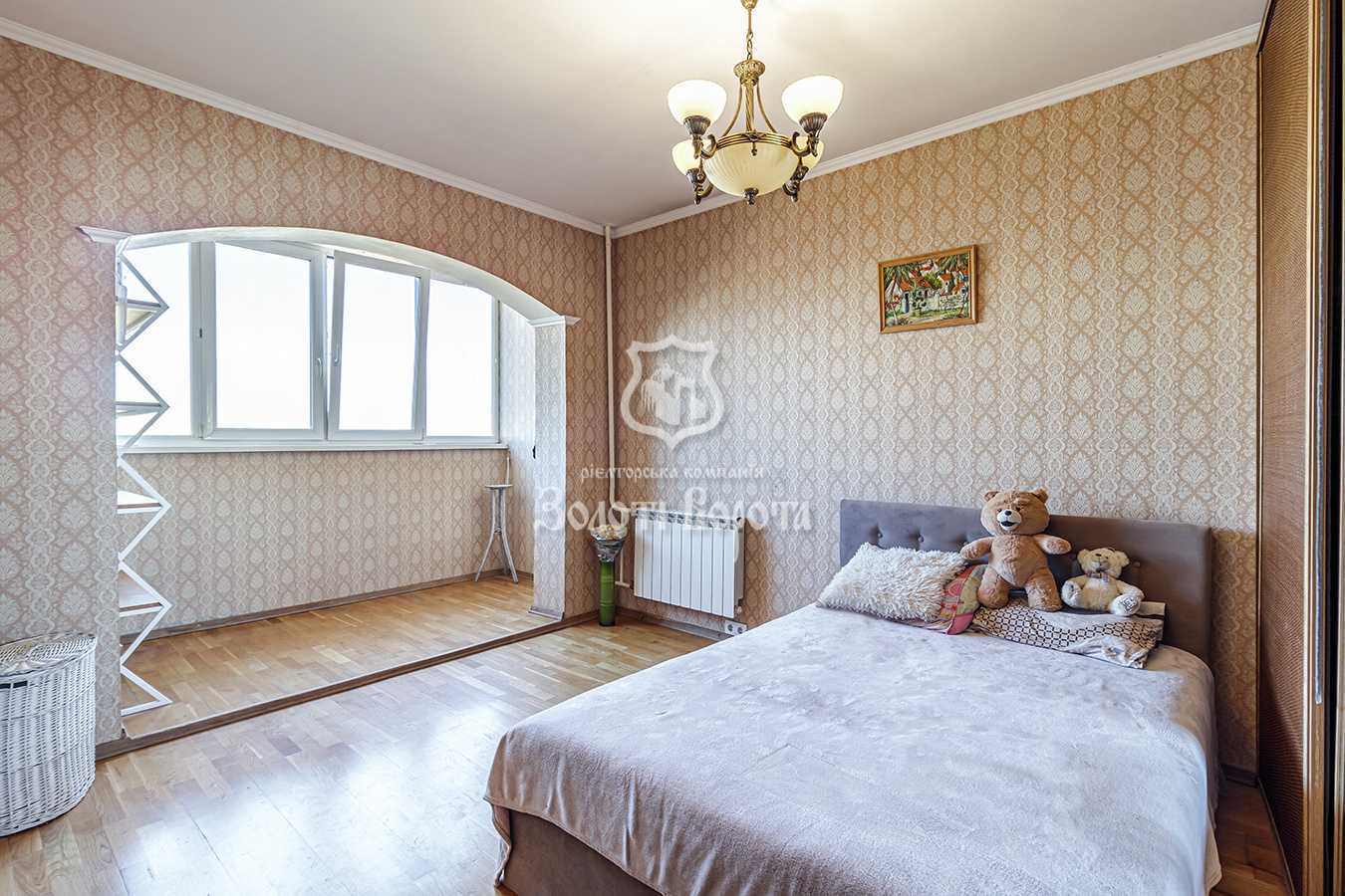 Продаж 3-кімнатної квартири 75 м², Печенізька вул., 34