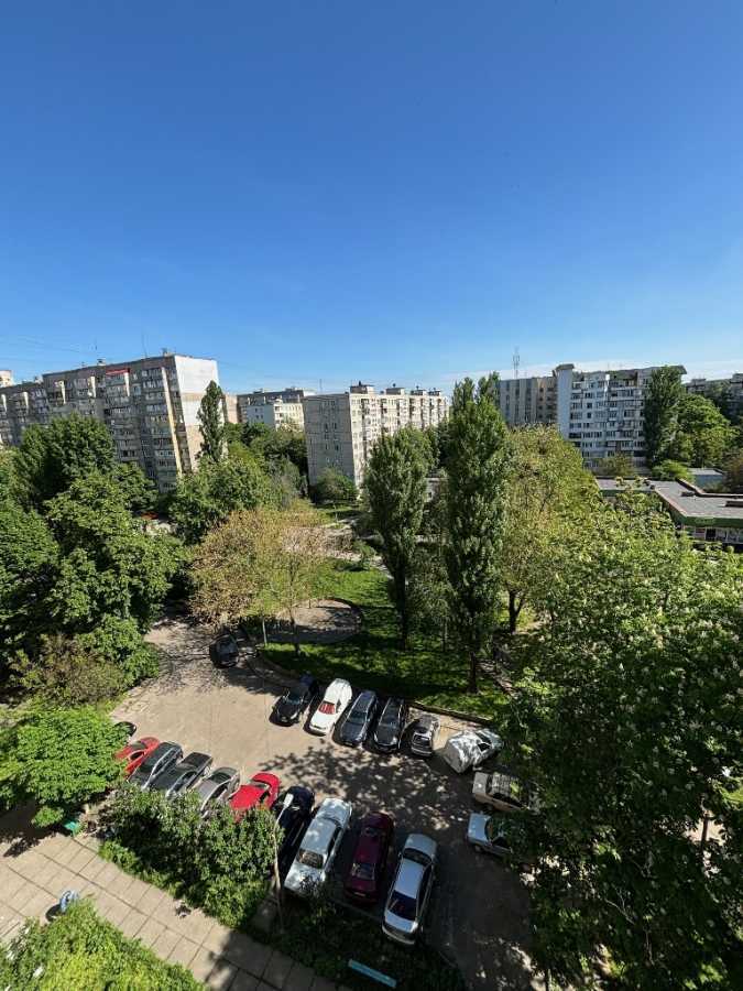 Продаж 3-кімнатної квартири 72.6 м², Свободи просп., 24Б