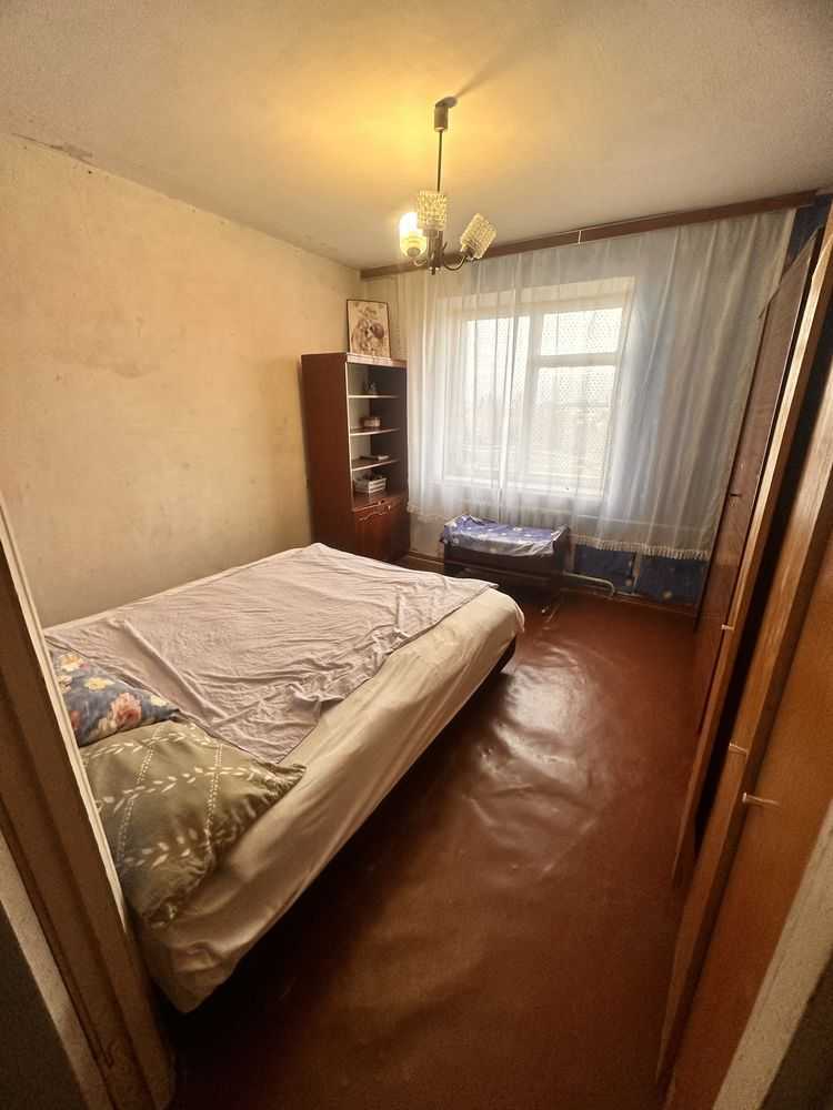 Продаж 2-кімнатної квартири 52 м², Лютнева вул.