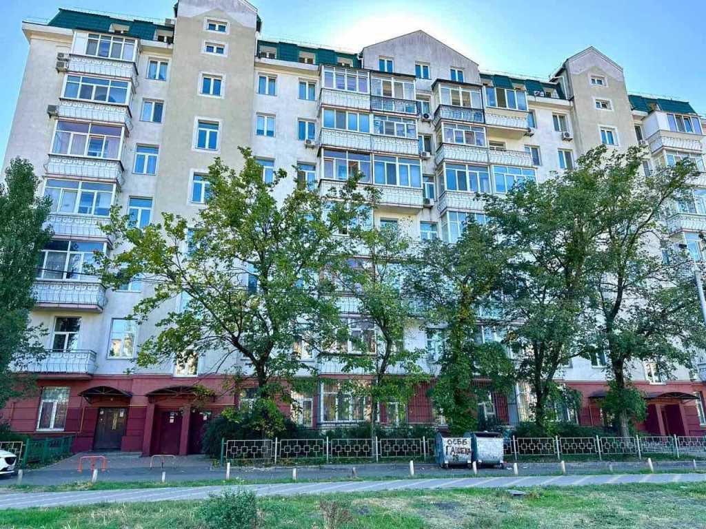 Продажа 3-комнатной квартиры 104 м², Ярослава Гашека бул., 18