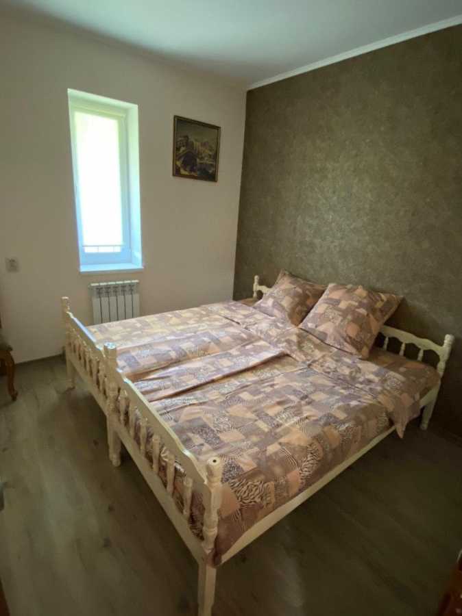 Оренда будинку 200 м², Карла Маркса вул., 1