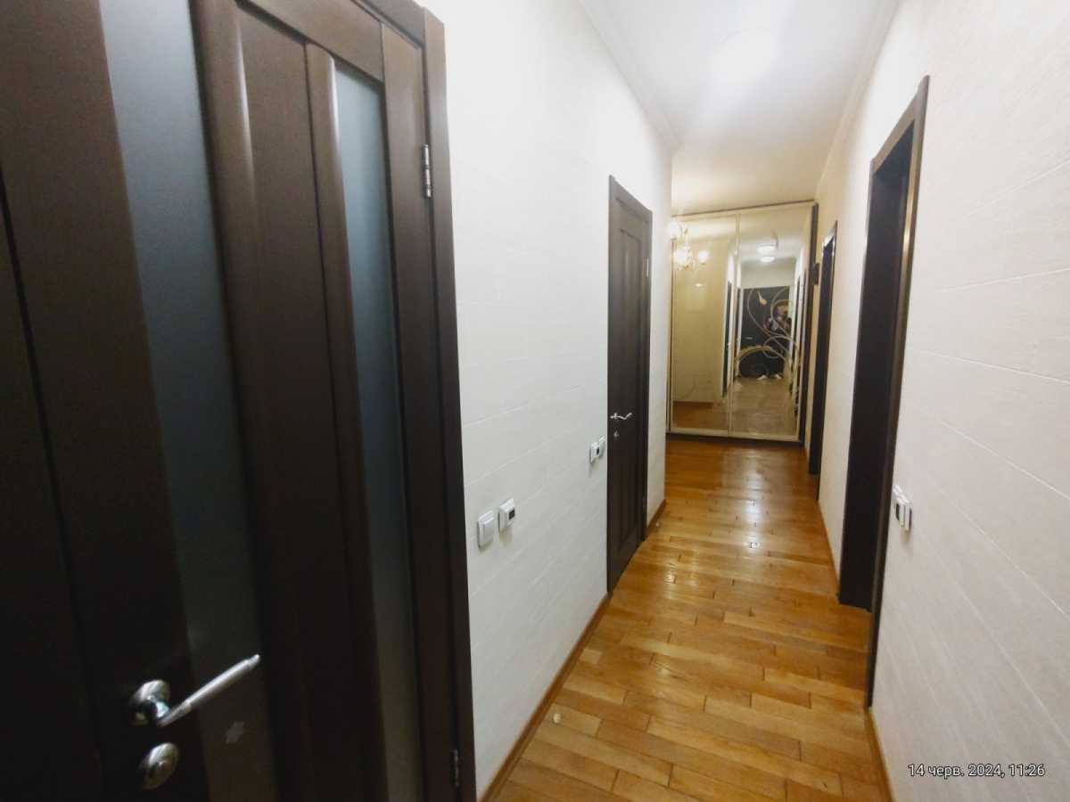 Продажа 2-комнатной квартиры 69 м², Елены Пчилки ул., 2