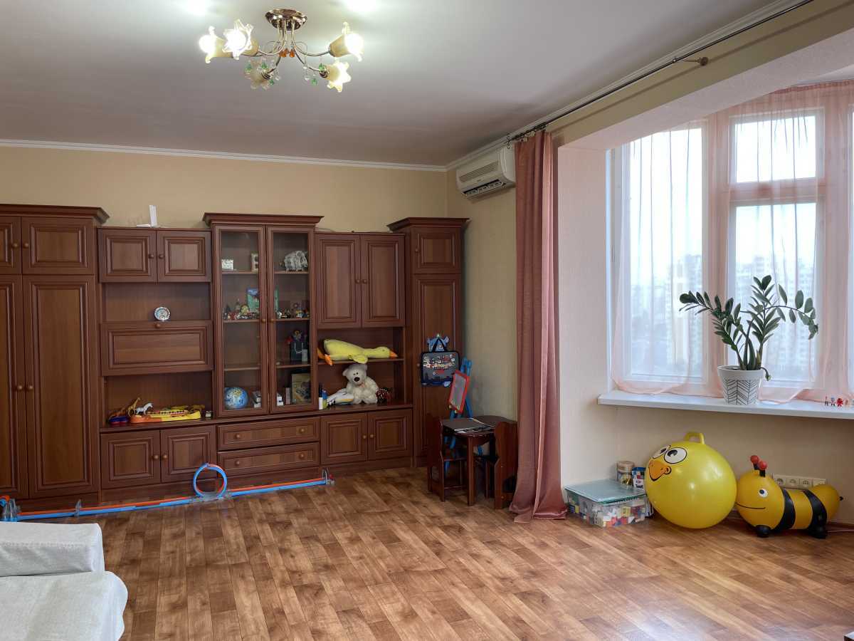 Продаж 2-кімнатної квартири 75 м², Урлівська вул., 8А