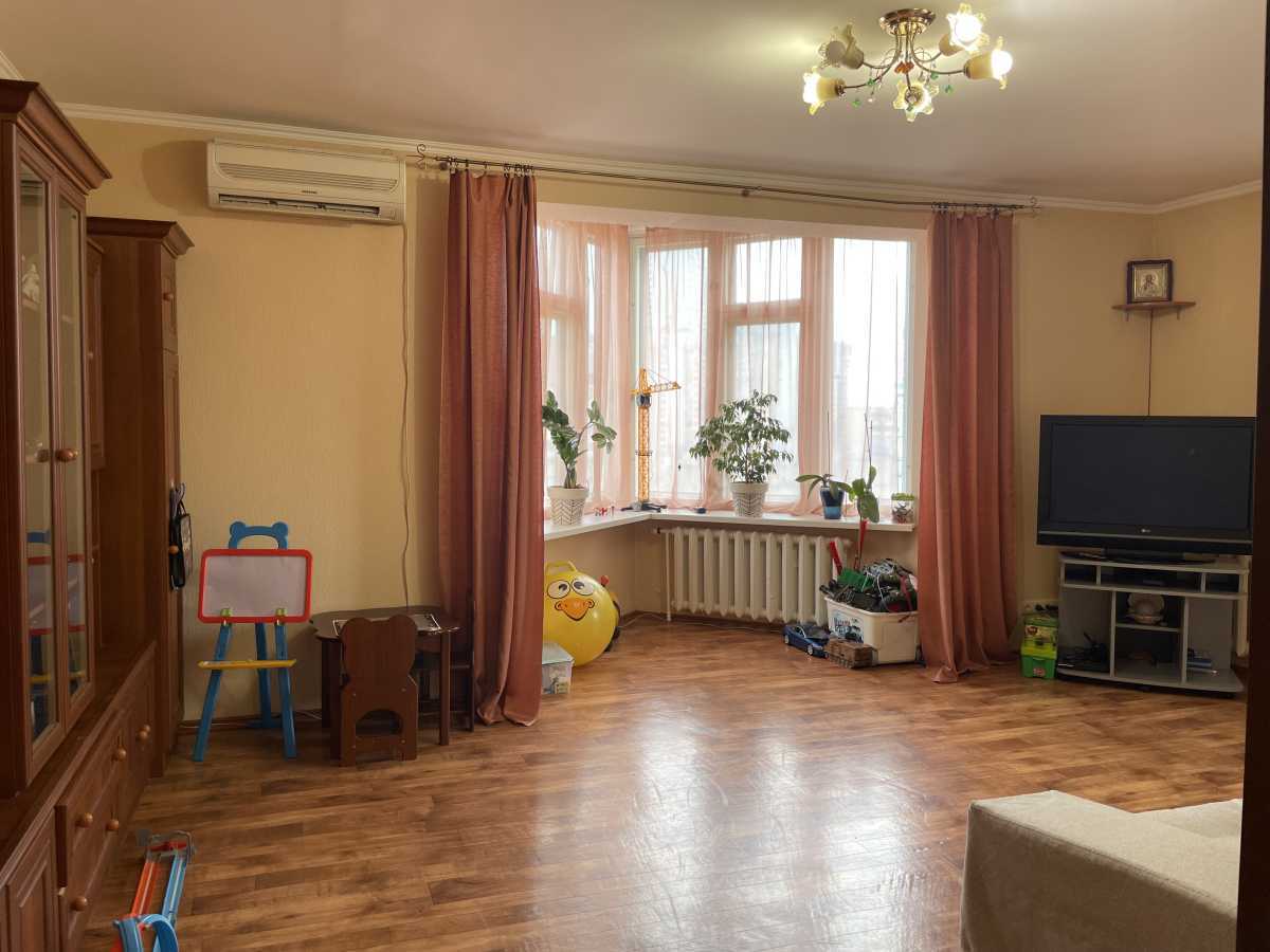 Продаж 2-кімнатної квартири 75 м², Урлівська вул., 8А