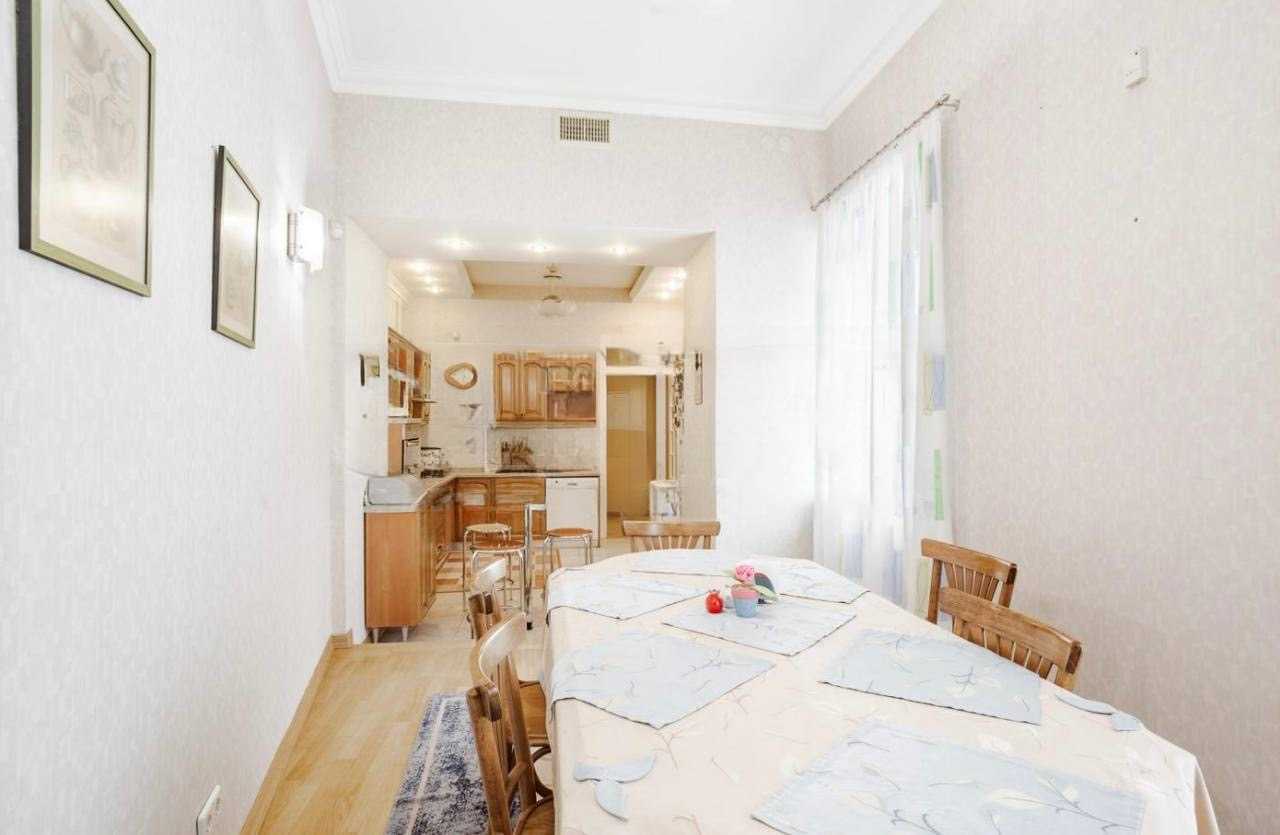 Продаж 5-кімнатної квартири 330 м², Софіївська вул., 25