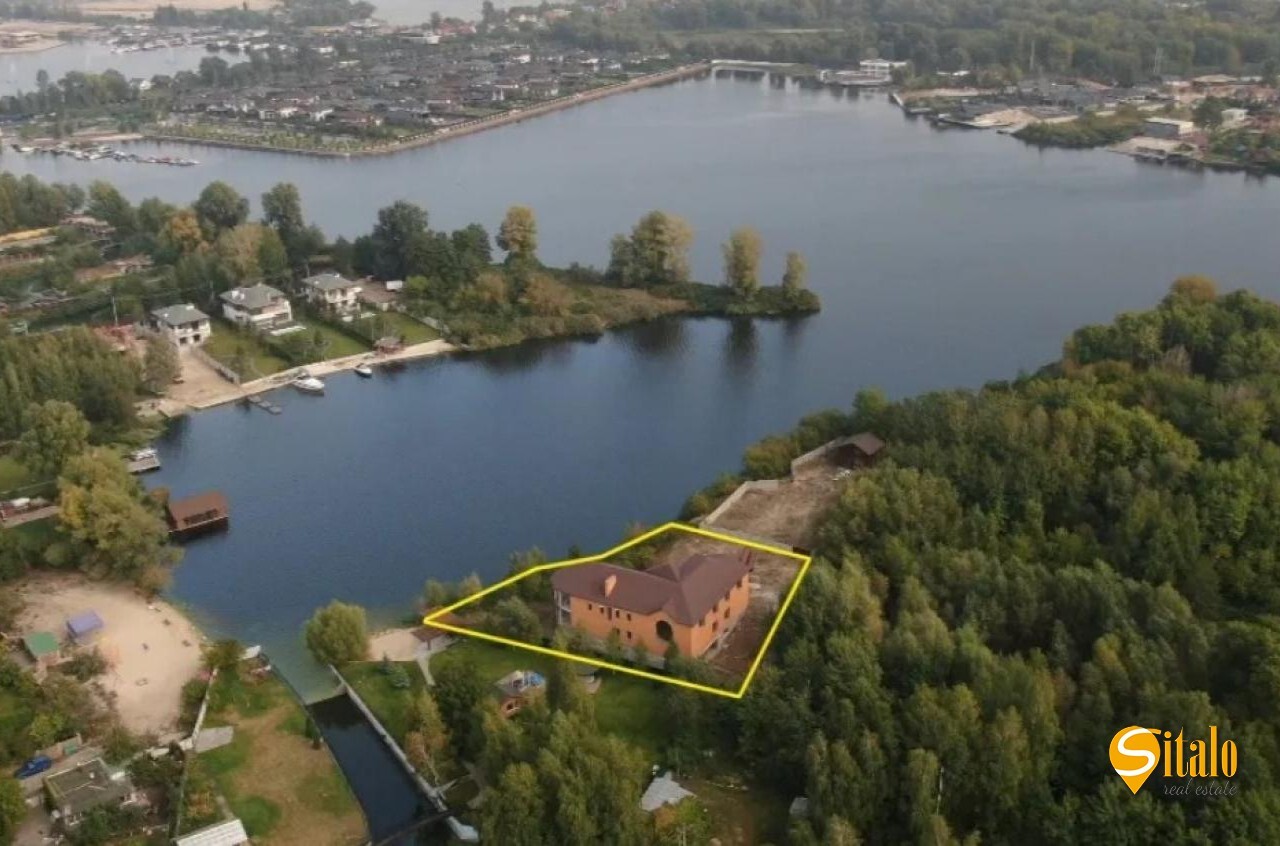 Продажа дома 830 м², 2-я Озерная ул.