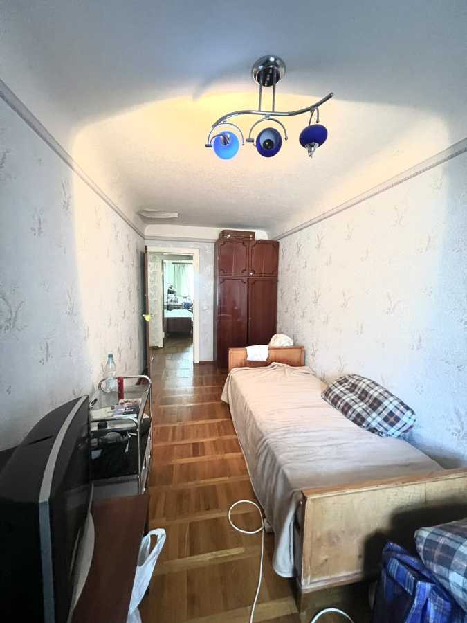 Продаж 3-кімнатної квартири 55 м², Ирпінська, 1