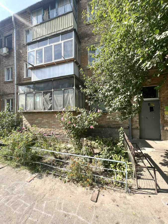 Продаж 3-кімнатної квартири 55 м², Ирпінська, 1