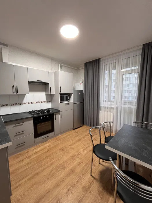 Оренда 2-кімнатної квартири 60 м²