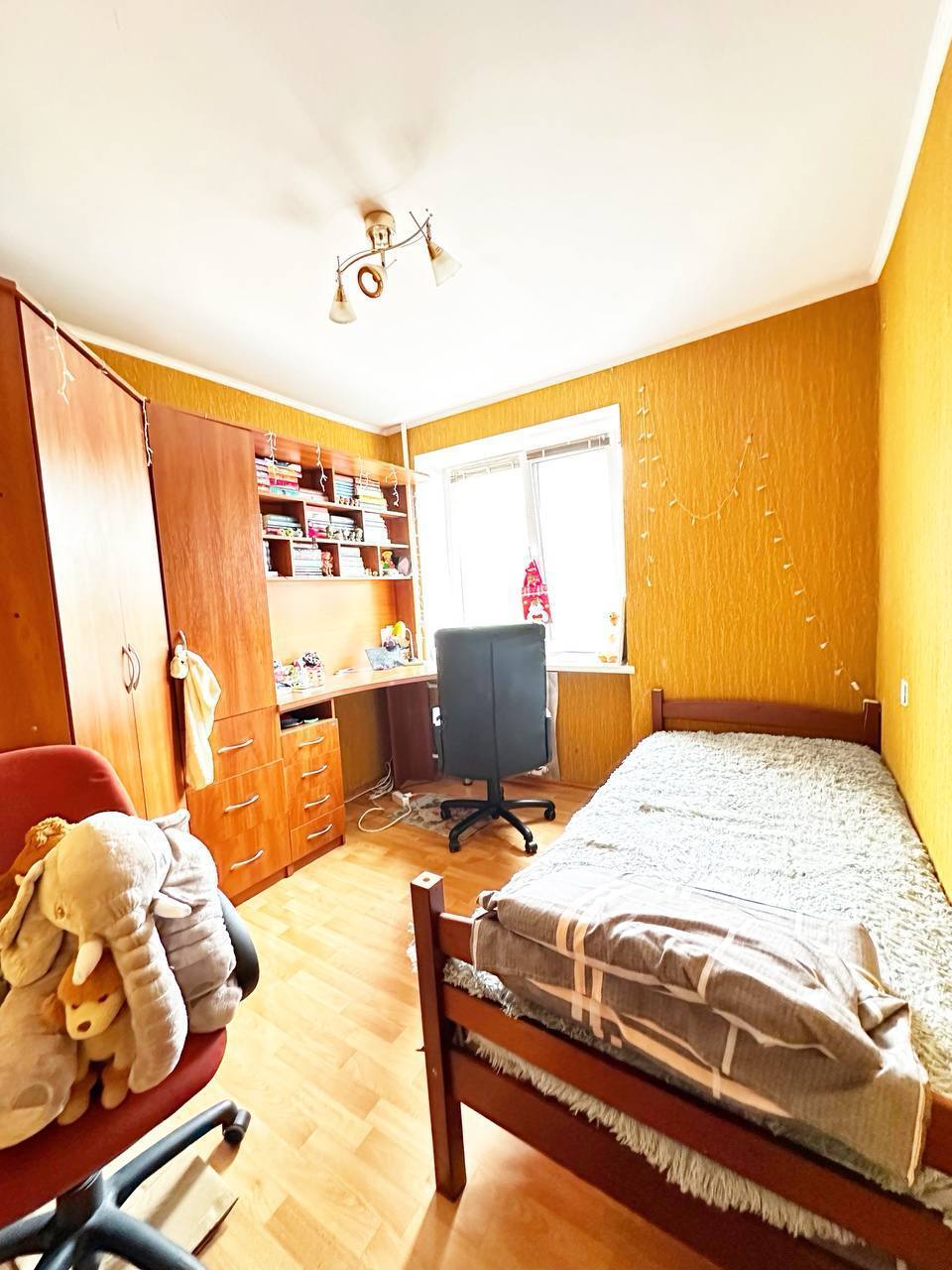 Продаж 3-кімнатної квартири 69.5 м², Харківська вул.