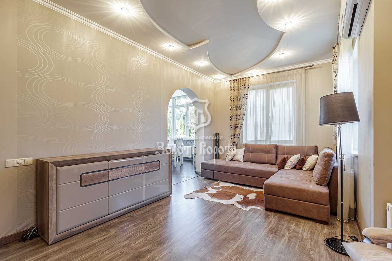 Продаж будинку 200 м², Космонавтів, 32