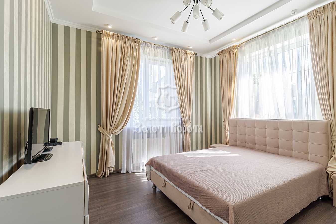 Продаж будинку 200 м², Космонавтів, 32