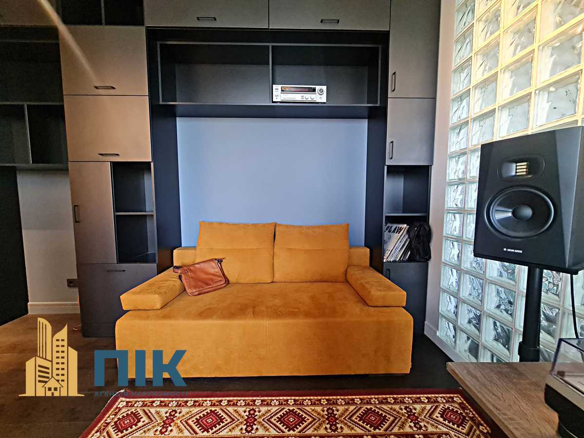 Продаж 1-кімнатної квартири 52 м², Кудрявська вул., 45