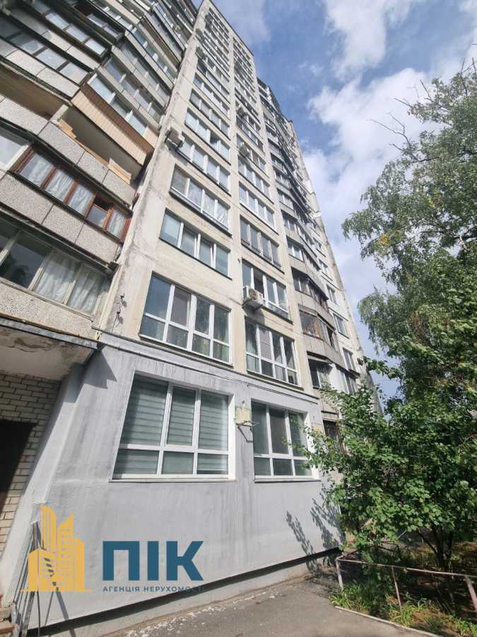 Продаж 2-кімнатної квартири 55 м², Академіка Заболотного вул., 128