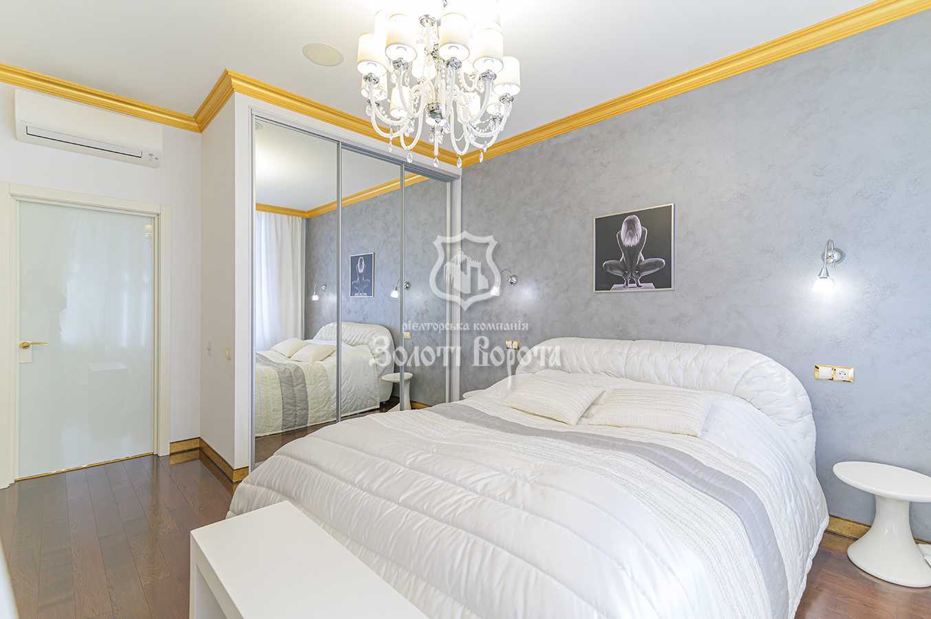 Продаж 3-кімнатної квартири 117.4 м², Михайла Драгомирова вул., 7