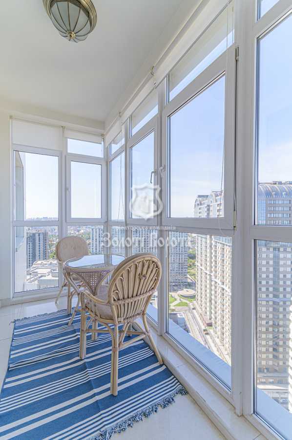 Продаж 3-кімнатної квартири 117.4 м², Михайла Драгомирова вул., 7