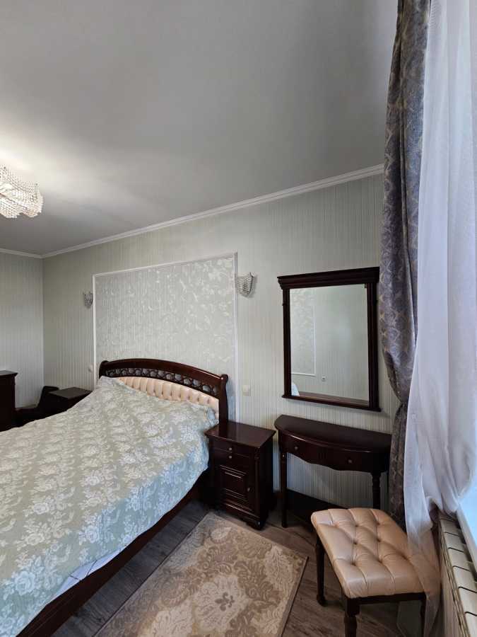 Продаж 3-кімнатної квартири 107 м², Пономарьова вул., 26 К4