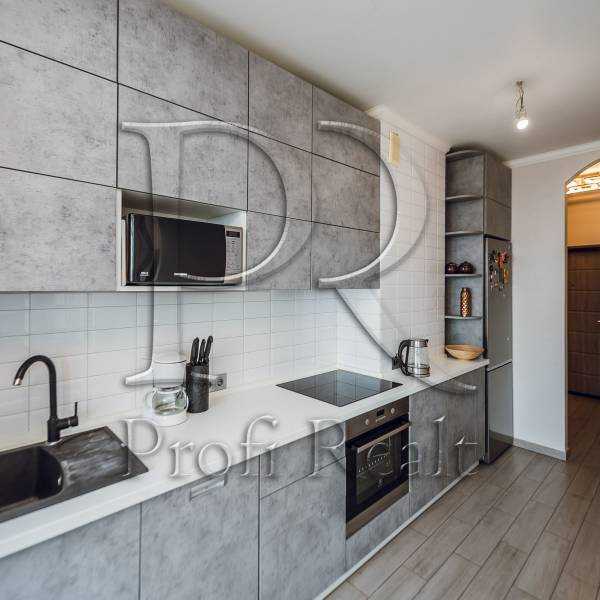 Продаж 1-кімнатної квартири 39 м², Петропавлівська вул., 40