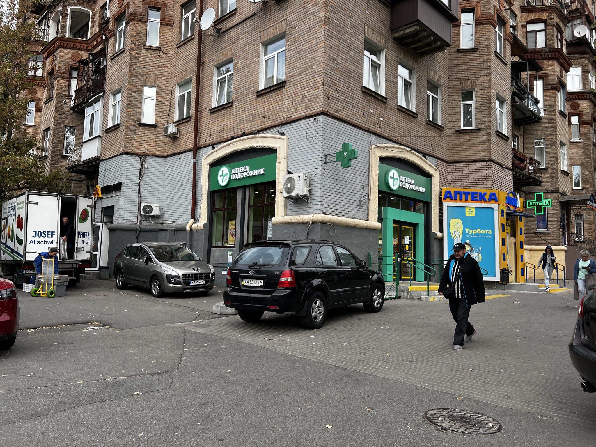 Продажа торгового помещения 163 м², Деревлянская ул., 12/42