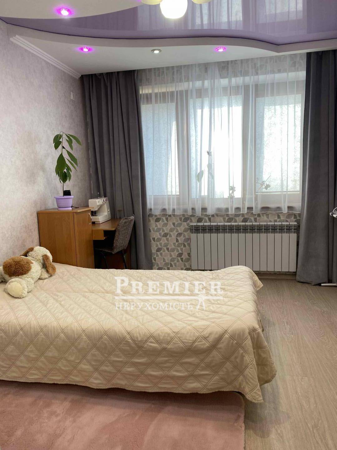 Продаж 3-кімнатної квартири 73 м², Академіка Сахарова вул.