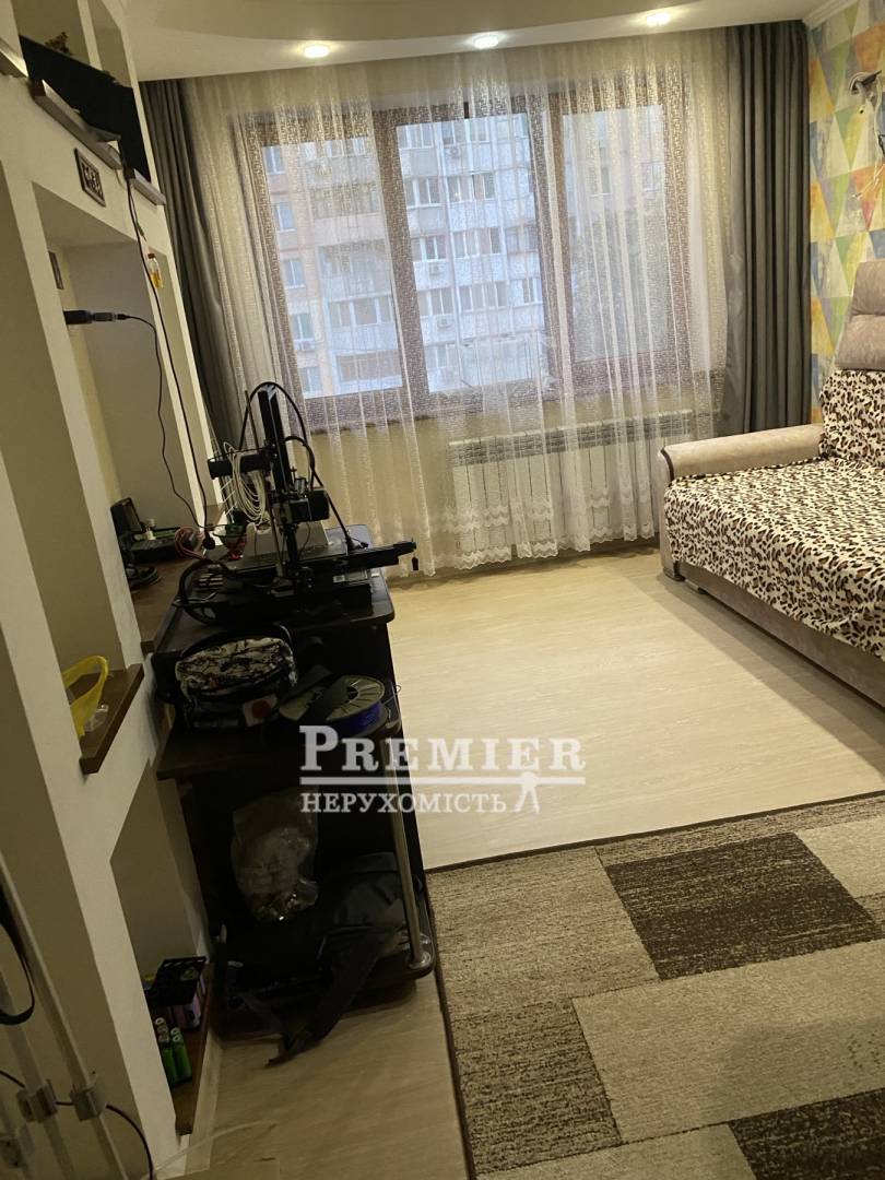 Продаж 3-кімнатної квартири 73 м², Академіка Сахарова вул.