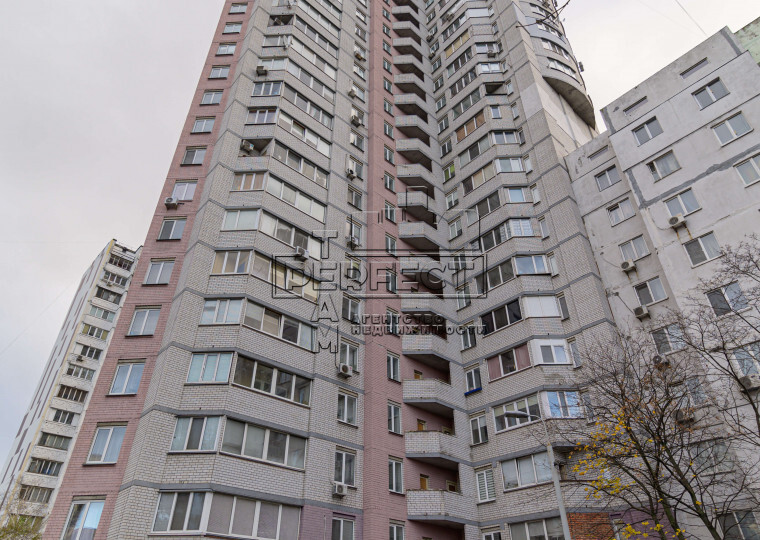 Продажа 3-комнатной квартиры 101 м², Здолбуновская ул., 3Г