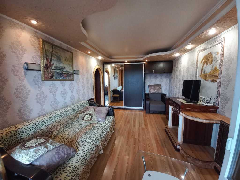 Продаж 1-кімнатної квартири 31 м², Кирилівська вул., 127