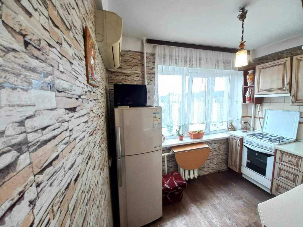 Продаж 1-кімнатної квартири 31 м², Кирилівська вул., 127