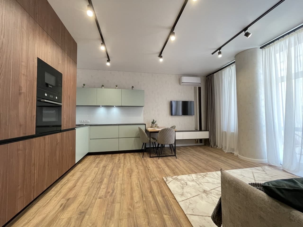 Продаж 1-кімнатної квартири 54 м²