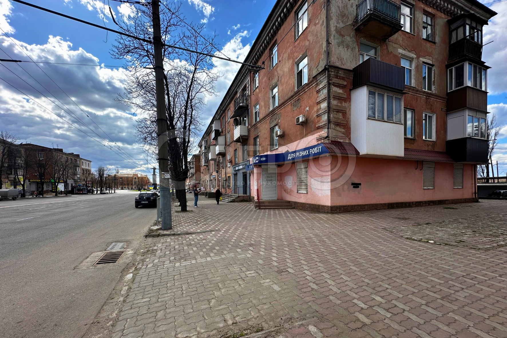 Оренда магазину 191.9 м², Володимира Великого вул.