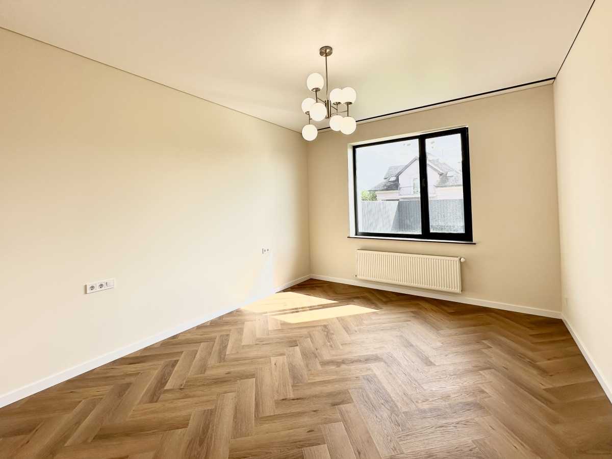 Продаж будинку 195 м², Травнева, 7