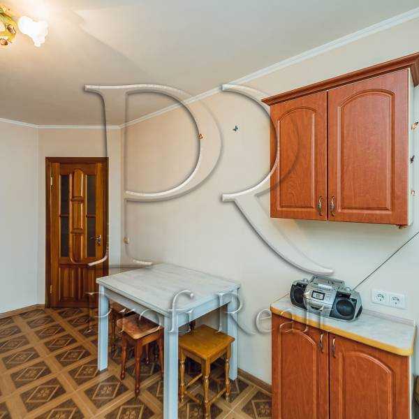 Продаж 2-кімнатної квартири 73 м², Теплична вул., 38