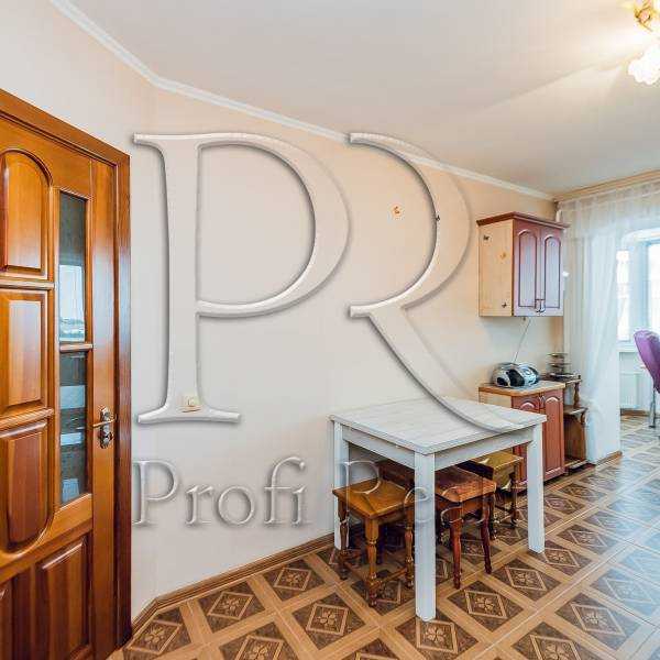 Продажа 2-комнатной квартиры 73 м², Тепличная ул., 38